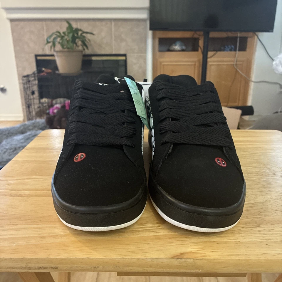 RARE DC Shoes Marvel Deadpool Men's DP Court Graffik Size 10 New with Box - Image 4 of 4