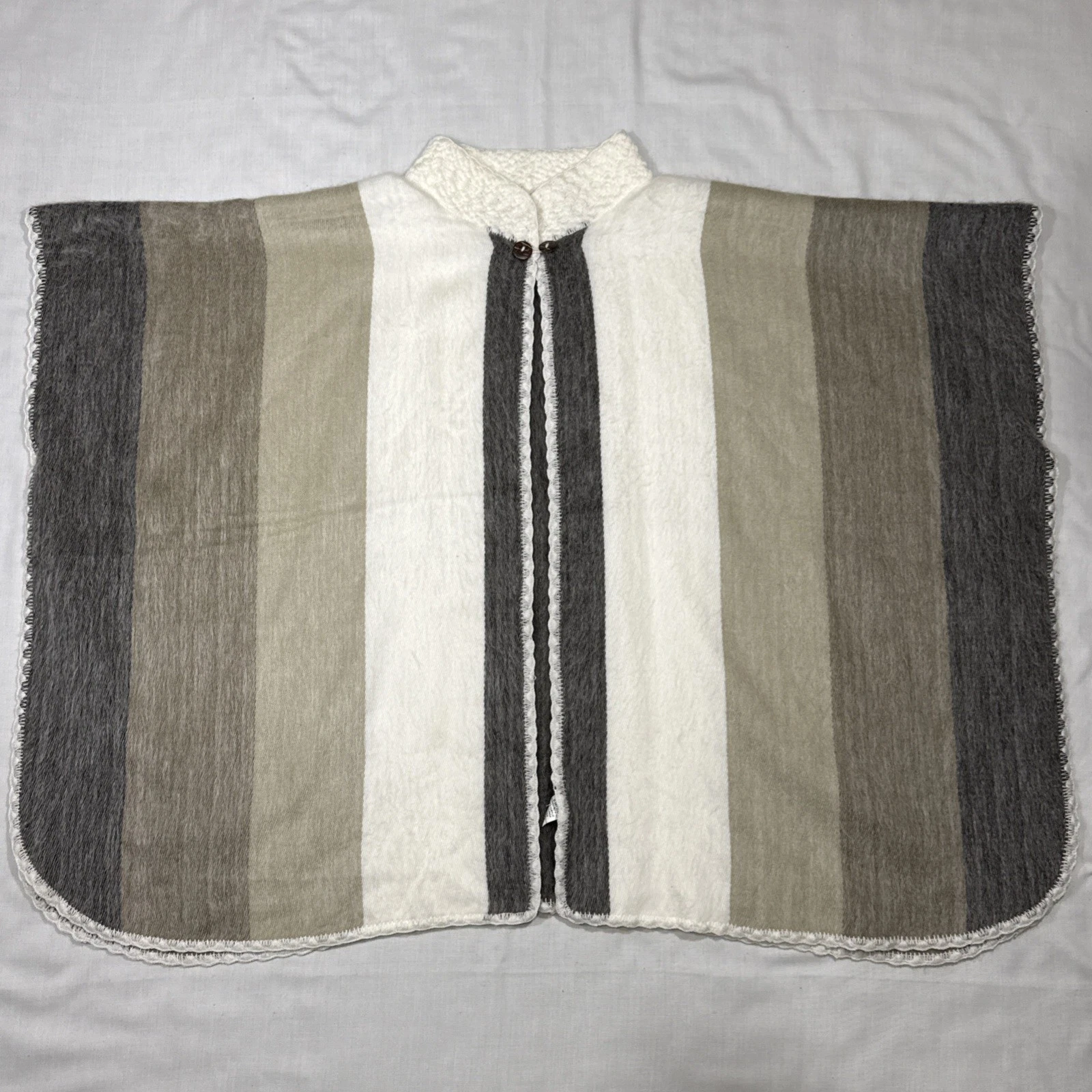 Womens Open Front Poncho Crochet Collar/Edges Made In Ecuador 70% Alpaca One Sz.
