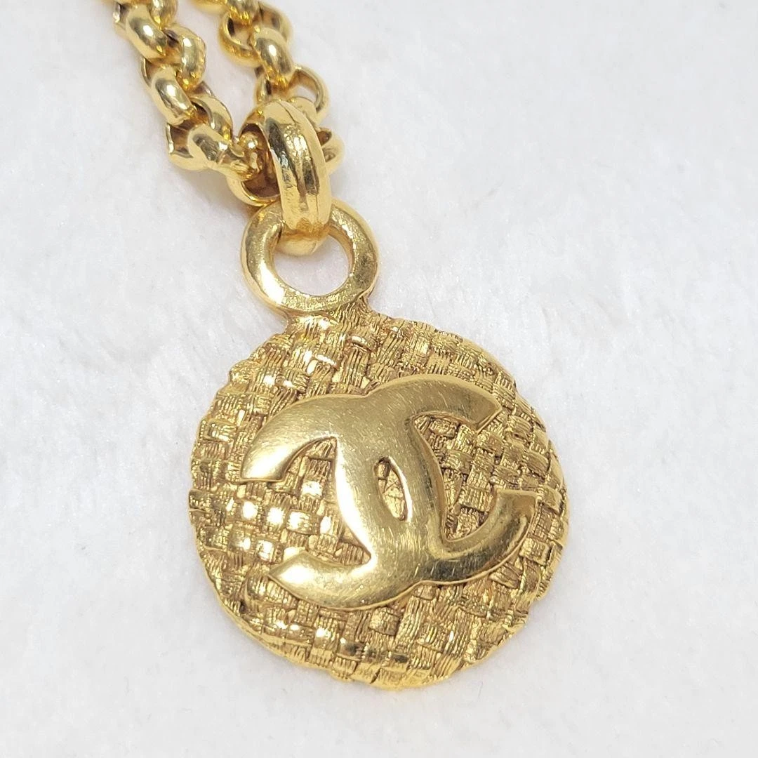 Collana CHANEL con scatola marchio cocco medaglia cerchio oro