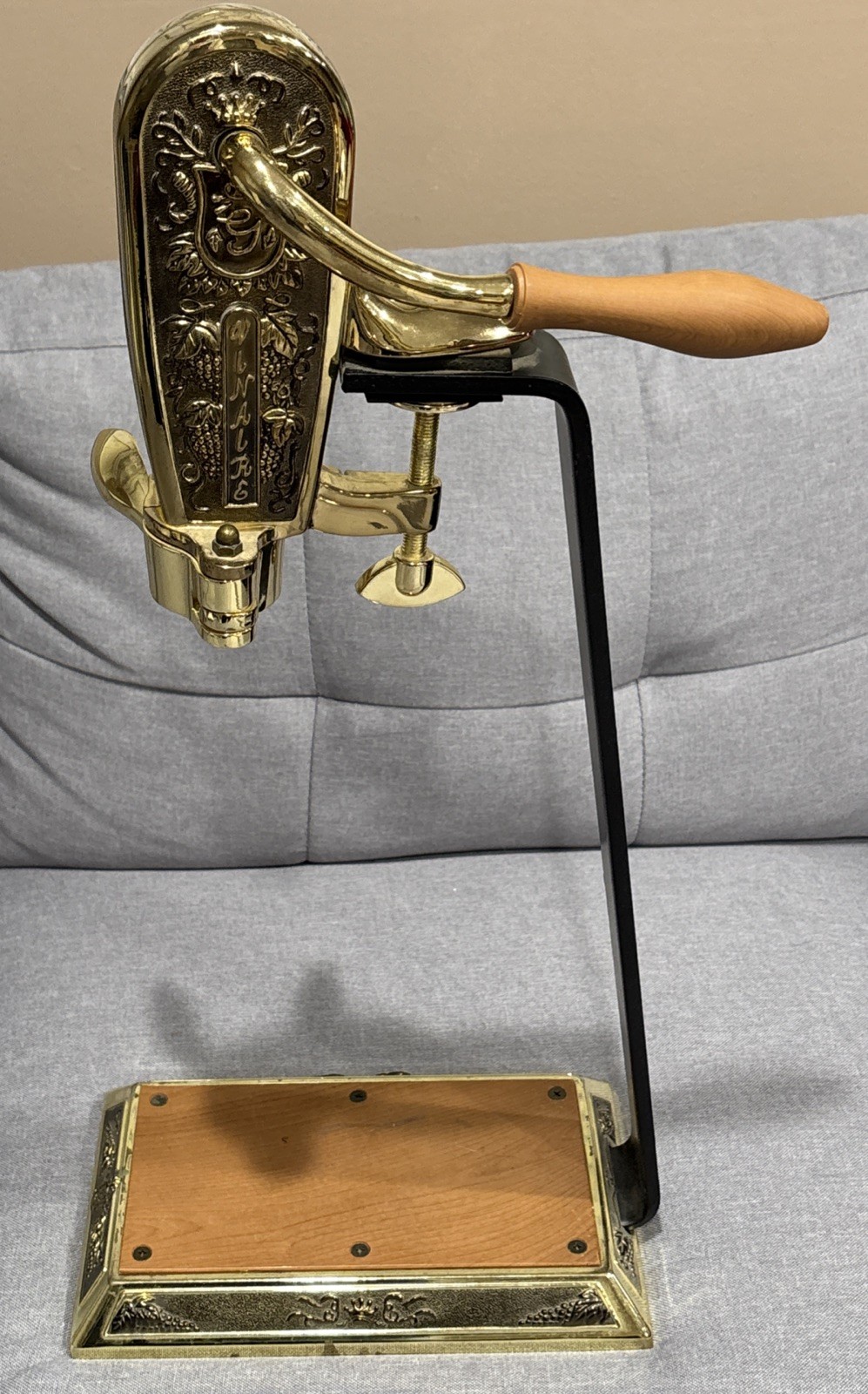 VTG Vinalre Reserve Gold Bartop Wine Bottle Opener Cork Puller GREAT CONDITION