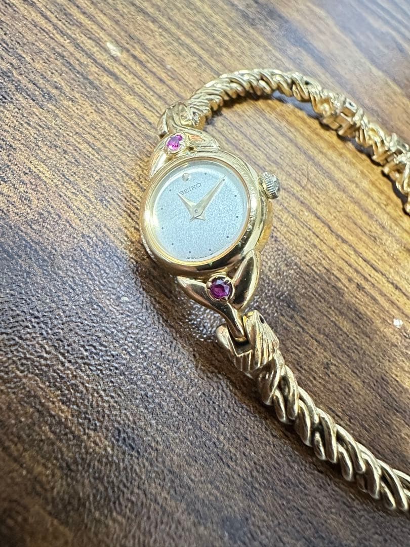 Seiko 1E20-0430 Women's Gold Vintage Watch with Color Jewels, JUNK
