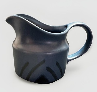 Pfaltzgraff Pitcher Sauce Gravy Syrup Pottery Navy Blue Beautiful Matte Glaze
