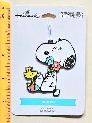 Happy Easter. Peanuts ''Snoopy & Woodstock'' Ornament Decoration. 