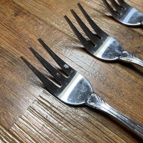 Vintage Rogers Co Stainless Korea Cocktail Appetizer Shrimp Forks SET OF 6 - Picture 3 of 8