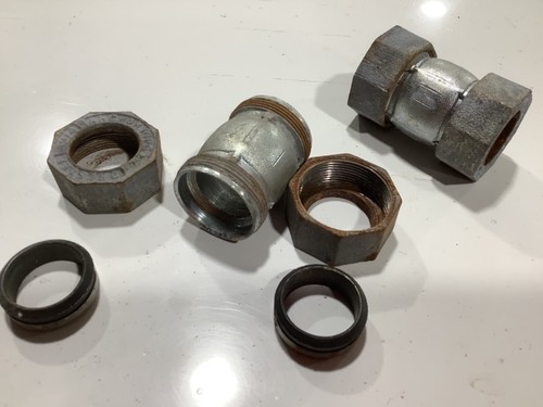 1 fitting 3/4" npt 0.75" Galvanized Pipe Compression repair Dresser short 3/4โ