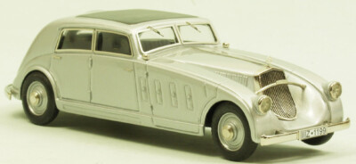 1932 Maybach DS8 Zeppelin ''Stromlinie'' (Spohn Ravensburg) silber 1/43