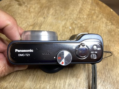 Panasonic Lumix DMC-TZ1 5MP Digital Camera 10x Optical Zoom Blue