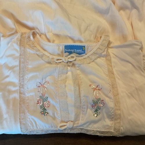 Vintage Barbizon Feathaire Flannel Embroidered Long Nightgown Peach Size Medium - Picture 5 of 6