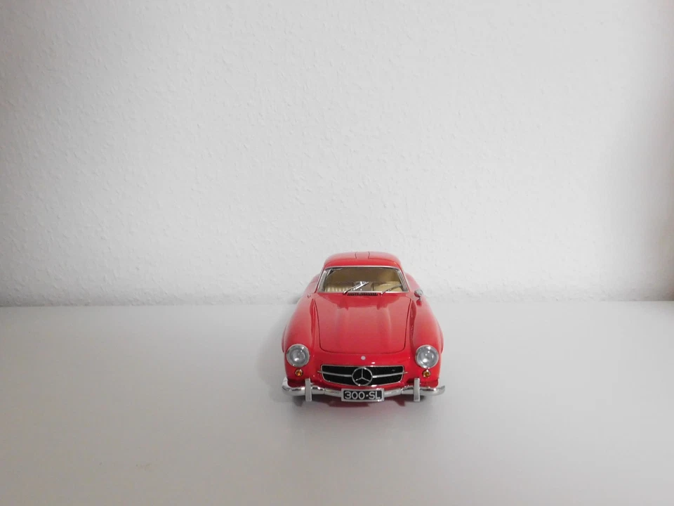 1:18 Mercedes-Benz 300 SL Flügeltürer 1954, rot, von Minichamps - Bild 3 von 4