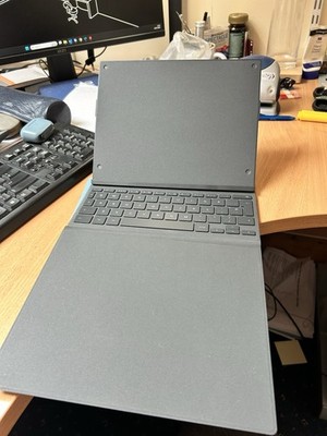 Bemerkenswertes 2-Typ Folio (Tastatur) - Basalt - Top Zustand