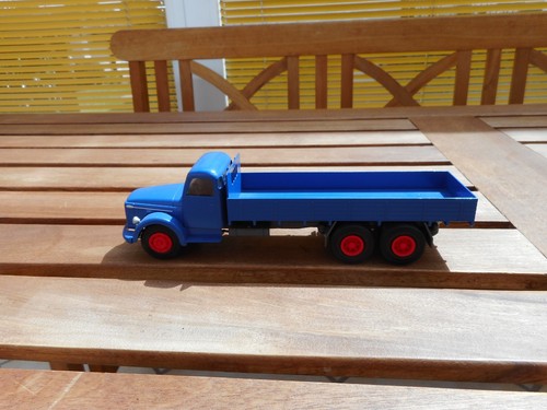 Volvo Titan L 395, 3 achser Lkw, M= 1 :50, Ohne OVP. Conrad Nr.: 1037. - Foto 3 di 5