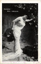 Old postcard AK Theater Stars Manon des Grieux. (529424)