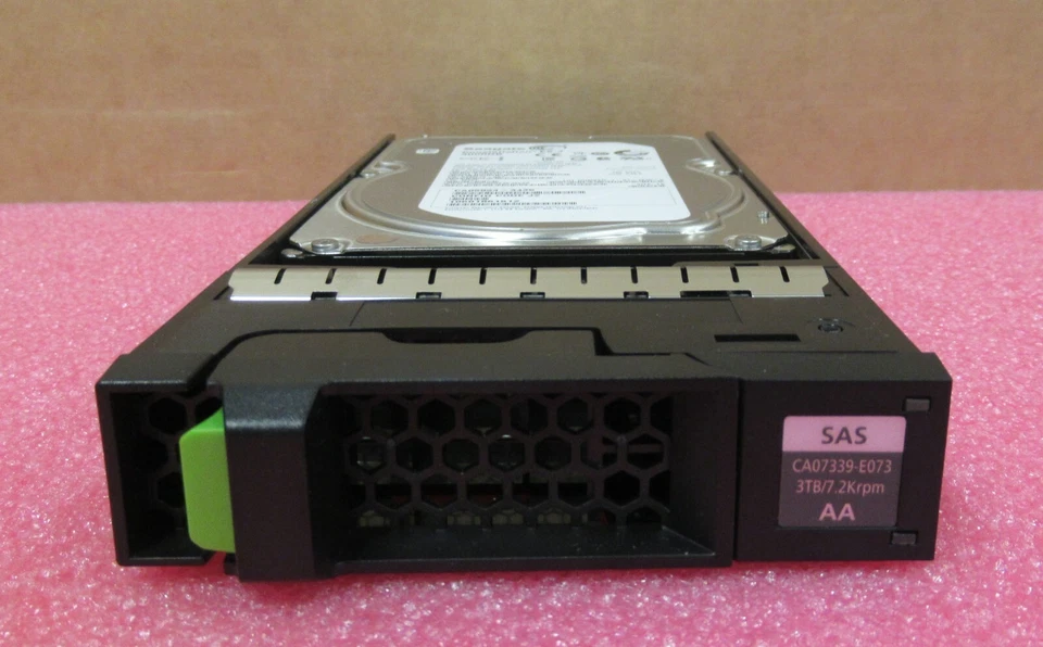 Fujitsu SAS HDD Festplatte 3TB 7,2k SAS 6G LFF ETERNUS DX80 90 S2  CA07339-E073 - Image 2 of 4