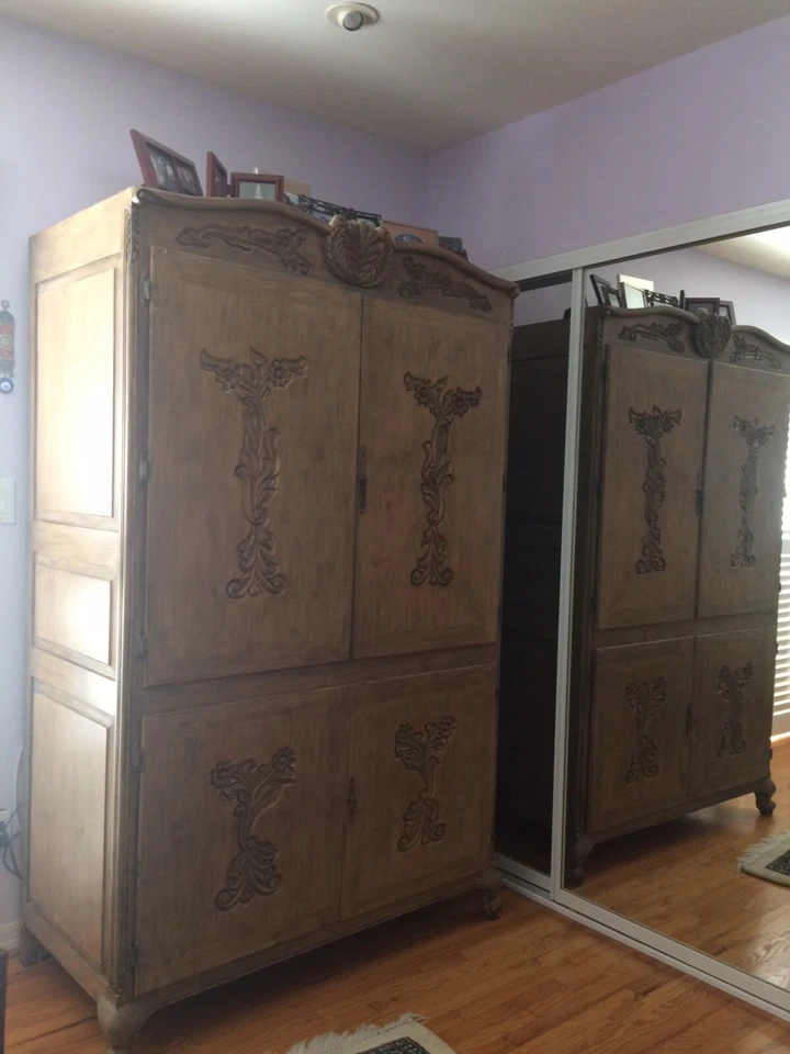 A Solid Wood Spanish/Mexican style armoire - Image 4 of 4