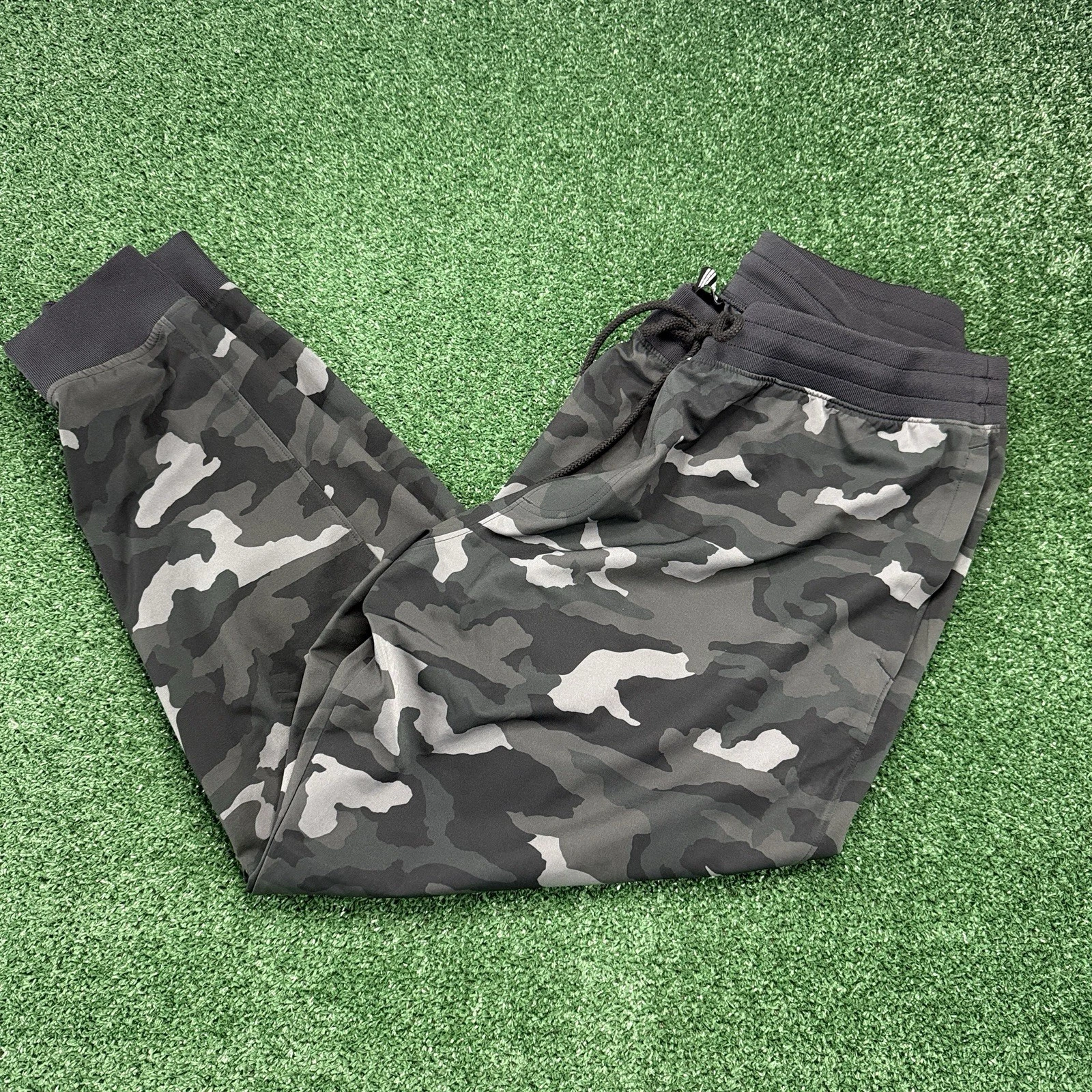 Under Armour Jogger Pants Mens Camo Tapered Drawstring Pockets Stretch Size 3XL