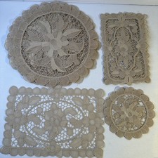 Set di 12 centrini in pizzo Burano stile veneziano vintage fatti a mano usati