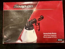 Snap On Vacuum Brake Bleeder Complete In Box Like New Condition Snap On Vacuum Brake Bleeder Complete In Box Like New Condition