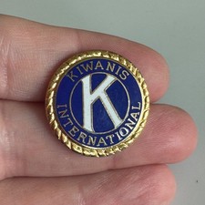 Vintage Larger Kiwanis International Enamel Lapel Pin &ndash; Blue/Gold Round Badge