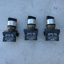 LOT OF 3 Allen-Bradley 800E Selector Switch - 2-Position Maintained - 22.5mm