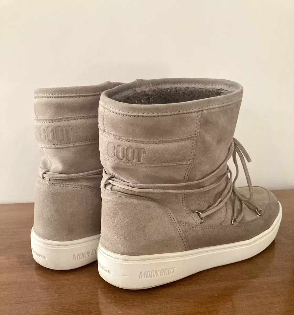Moon boot pulse low shearling hot sale