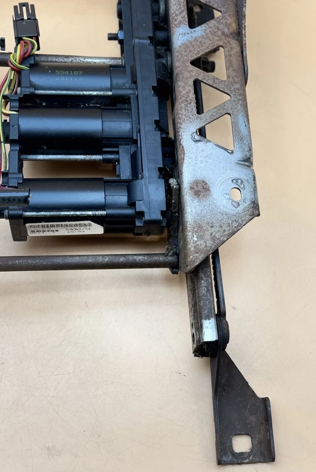 Town Car Crown Victoria Grand Marquis 左驱动动力座椅轨道框架 03-11 — 第 3/4 张图片