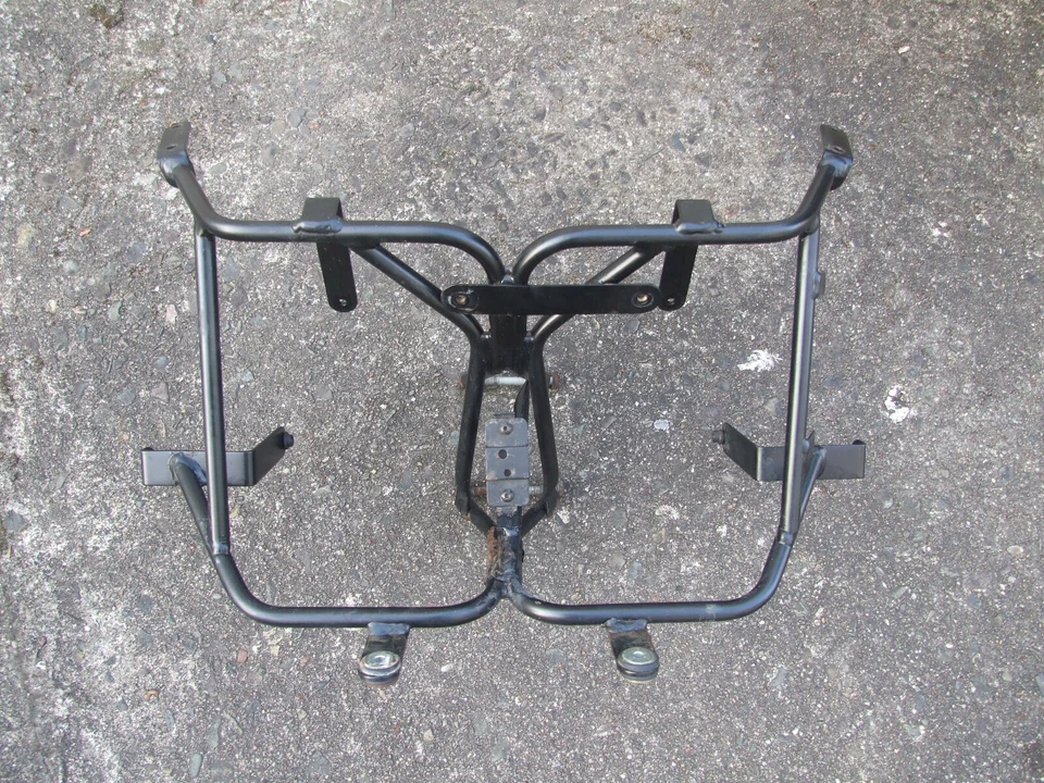 Carenado delantero Triumph Trophy 1200 T312 96-03 subchasis marco soporte montaje Foto 2 de 4