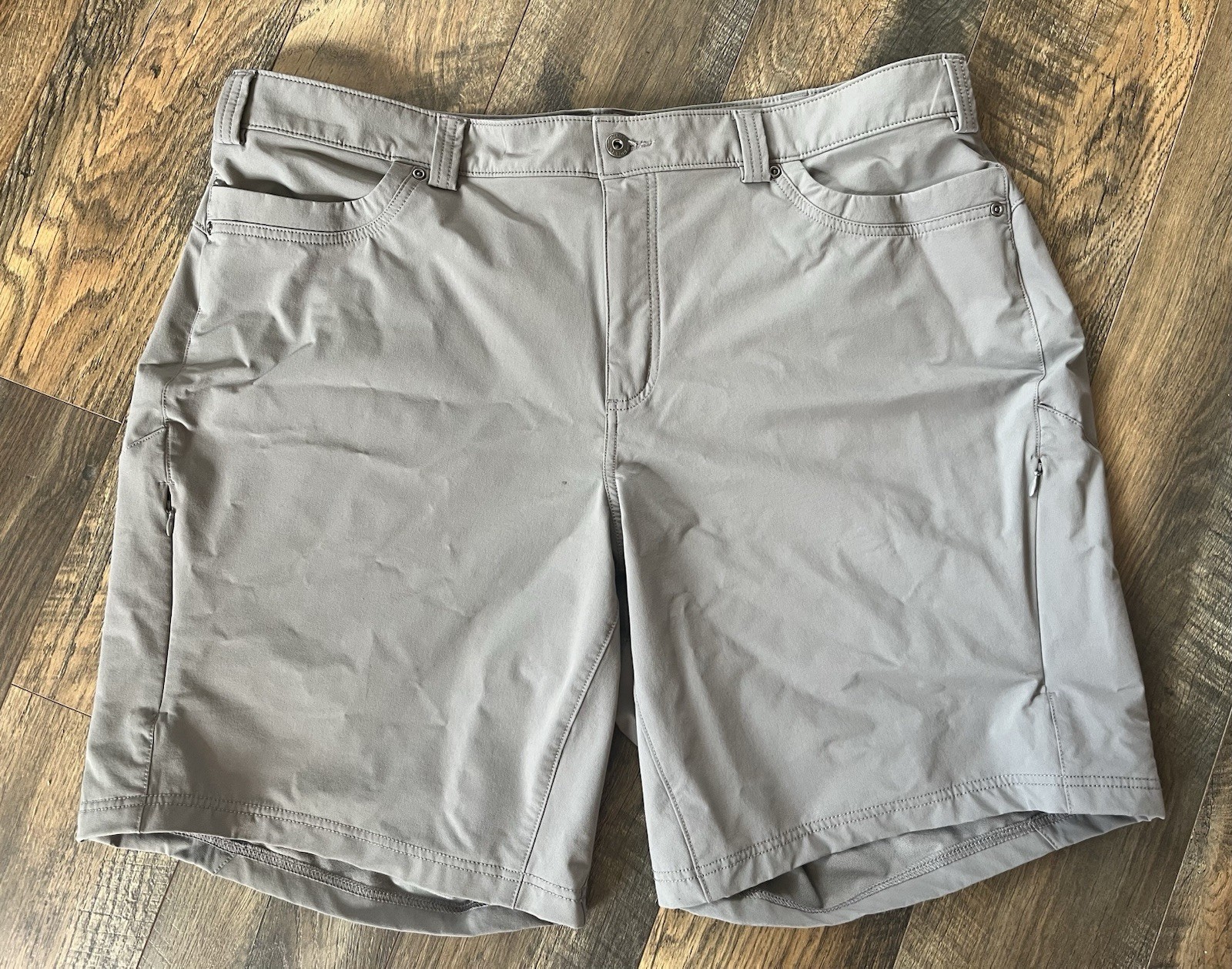 Women’s Duluth Trading Co Shorts Gray Dry on the Fly Nylon Cargo Performance 20W