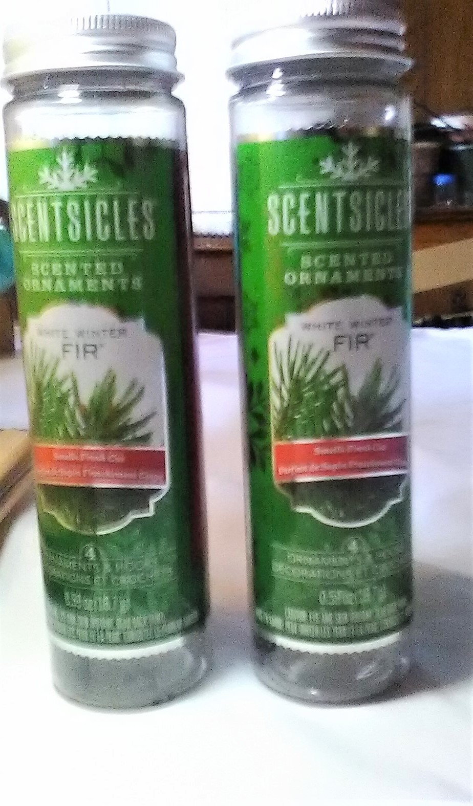 Lot of 2 Scentsicles Scented Ornaments White Winter Fir  4 Ornaments & Hooks NEW