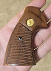 3rd Gen. Colt Python Checkered Wood Grips I/E Frame Gold Medallions NO SCREW — photo 7