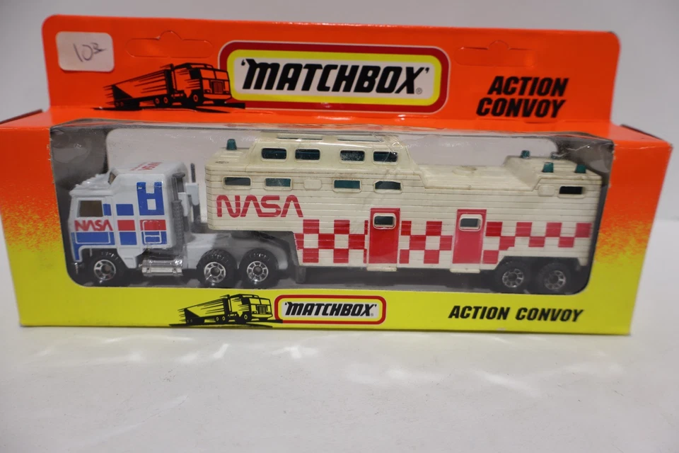 1981 MATCHBOX NASA CONVOY PETERBIL SEMI-TRACTOR TRAILER - Image 2 of 3