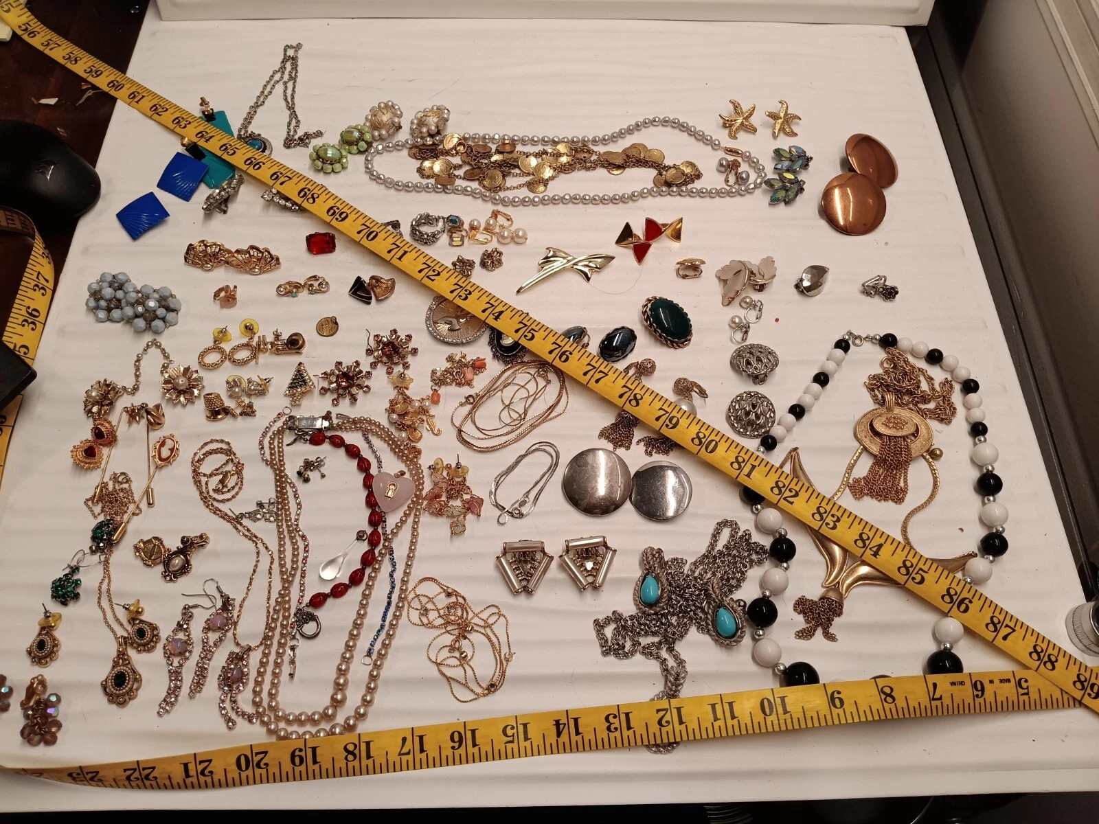 Lot #1 Lot bijoux costume strass boucles d'oreilles, collier, ensembles pierres ton or