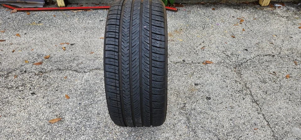 1 MICHELIN PILOT SPORT ALL SEASON 4  255/40ZR19 255/40/19  255-40-19   255 40 19 - Image 2 of 4