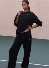Alo Yoga Accolade Straight Legged Sweatpants Size L - Black MSRP $138