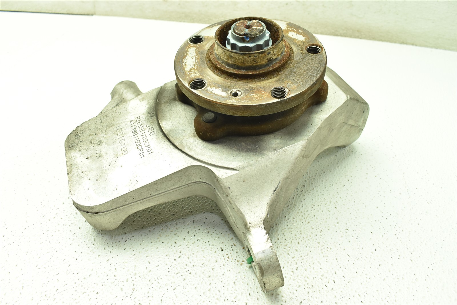 McLaren 570s Front Right Spindle Knuckle Hub 
