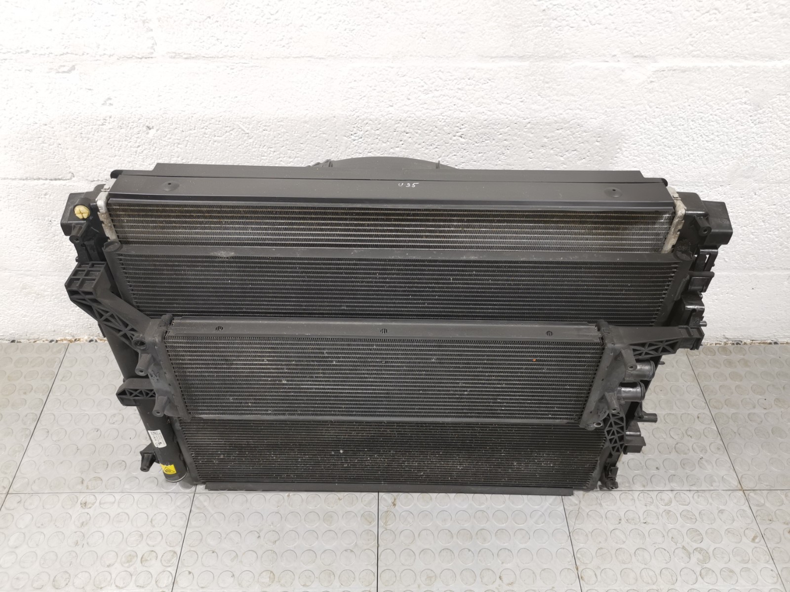 Maserati Ghibli 3.0 L RWD Auto 2015 Water Cooling A/C Radiator Cooler Pack OEM