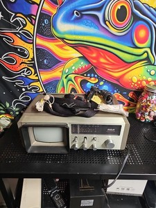 1982 RCA Portable TV AM/FM Radio Weather Model 056S TESTED WORKS AC/DC Battery
