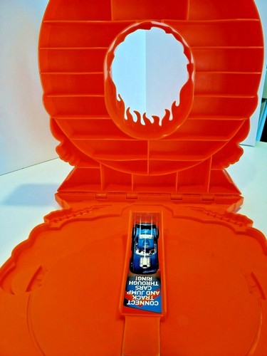 Hot Wheels RING OF FIRE Stunt 40 Car Storage Carry Case Built in Ramps NEW 1:64 - Picture 5 of 12
