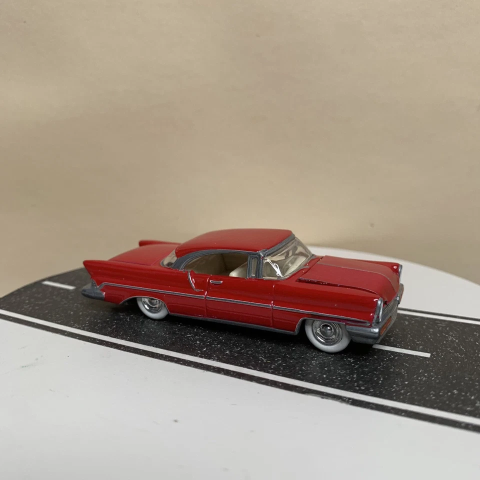 СДЕЛАННЫЙ НА ЗАКАЗ Johnny Lightning 1957 Lincoln Premiere 2-дверный хардтоп красный заниженный 1:64  - Изображение 2 из 4