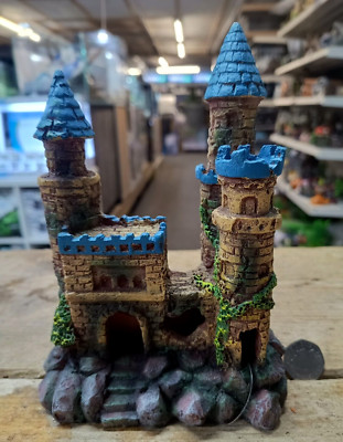 Burgruine Aquarium Deko bunt Deko Aquarium magisch mittelalterlich