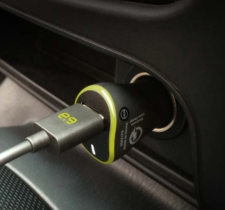 Cargador de coche PureGear Extreme USB 60712PG color negro paquete al por menor 75 % más rápido Foto 3 de 4