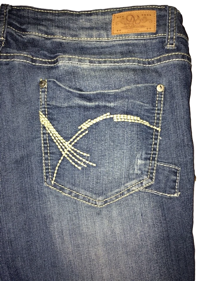 Pantalones Cortos de Jean Dereon Para Mujer Corte Sólido Plano Azul Mezcla de Algodón Regular 15/32" Foto 3 de 4