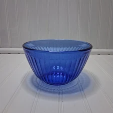 Vintage Pyrex  3 Cup Mixing Serving Bowl, Cobalt Blue Glass Ribbed 7401-S USA(1)