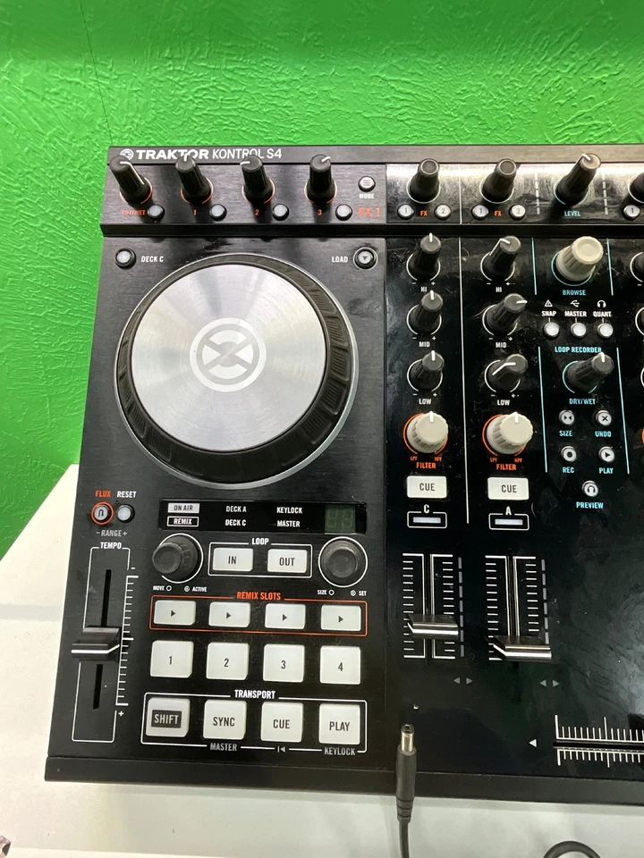 TRAKTOR KONTROL S4 MK2 – 4 Deck 4 Channel DJ Controller 🎶 Tested & Working - Image 2 of 4