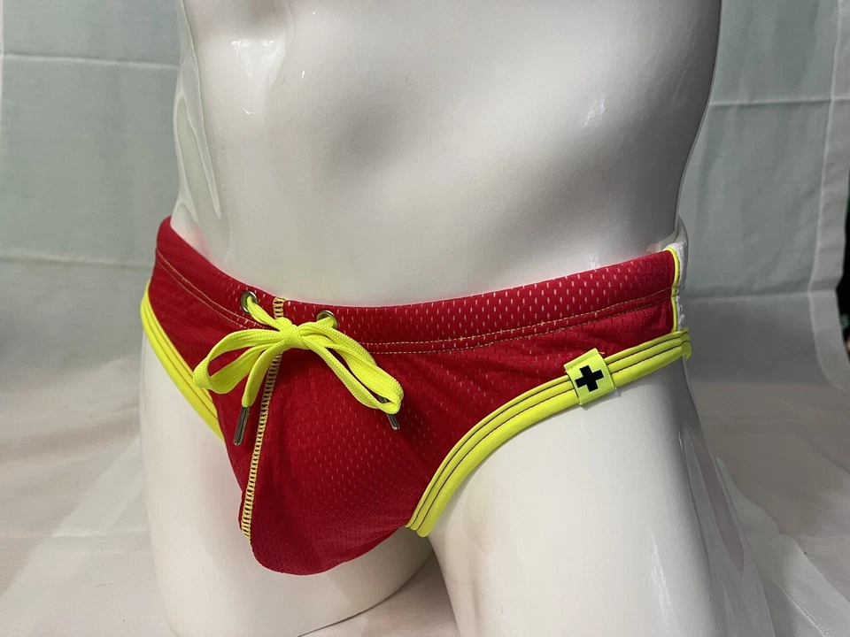 Calzoncillo Andrew Chritian Catalina rojo, blanco y amarillo talla XL NUEVO CON ETIQUETAS 2 disponibles. NEW LOOK Foto 4 de 4