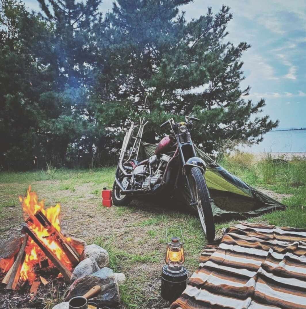 SVAROG Inglaterra helicóptero de la vieja escuela motociclista de aventura de motocicleta tienda Gypsy Soul
