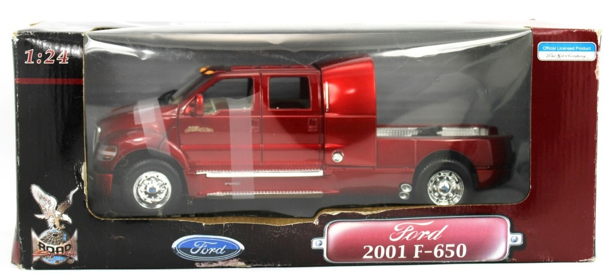 1:24 Road Signature *RED* 2001 Ford F-650 SUPER CREWZER Crew