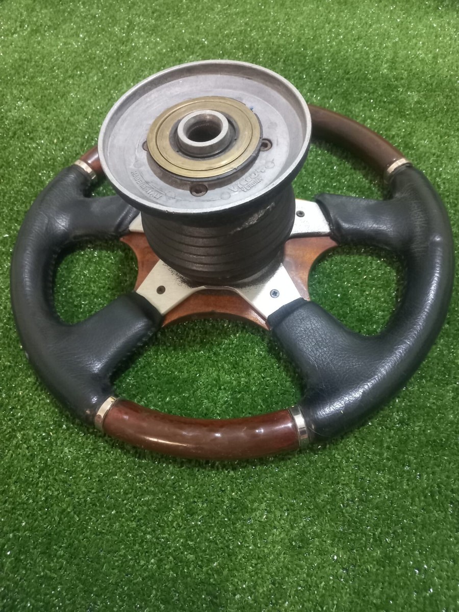 GTR ウッドハンドル　made in Italy Mercedes Victor Steering Wheel Wood and Leather made in