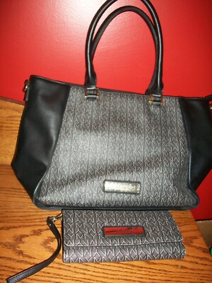 Marc New York Andrew Marc Black Gold Tone Fabric Shoulder Bag w/ matching  wallet