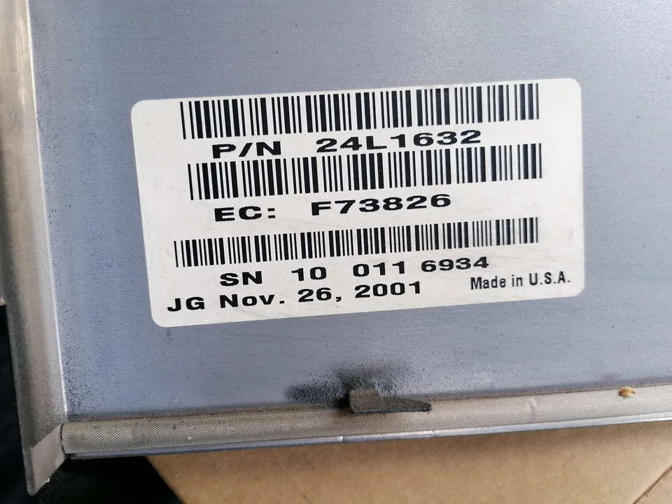 Case BAY scheda controller interno hard disk SCSI 3,5" estraibili per server IBM - Immagine 3 di 4