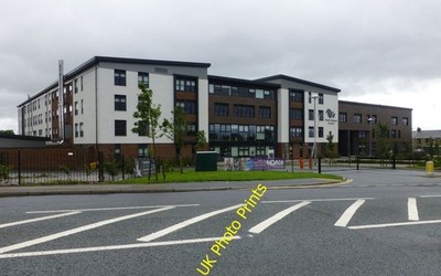 Foto 6x4 North Durham Academy Stanley\/NZ1952 High Street, Stanley. c2016